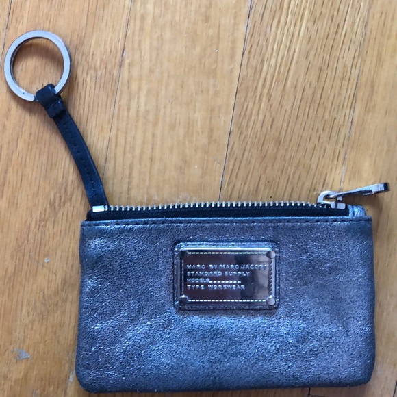 Marc Jacobs change purse with key ring - Picture 3 of 4